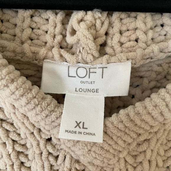 EUC Loft Lounge Beige Tan Quilted Style V- Neck Hoodie - Picture 3 of 5